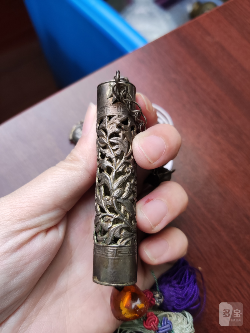 清 银花卉纹双连香筒挂件 - 图4